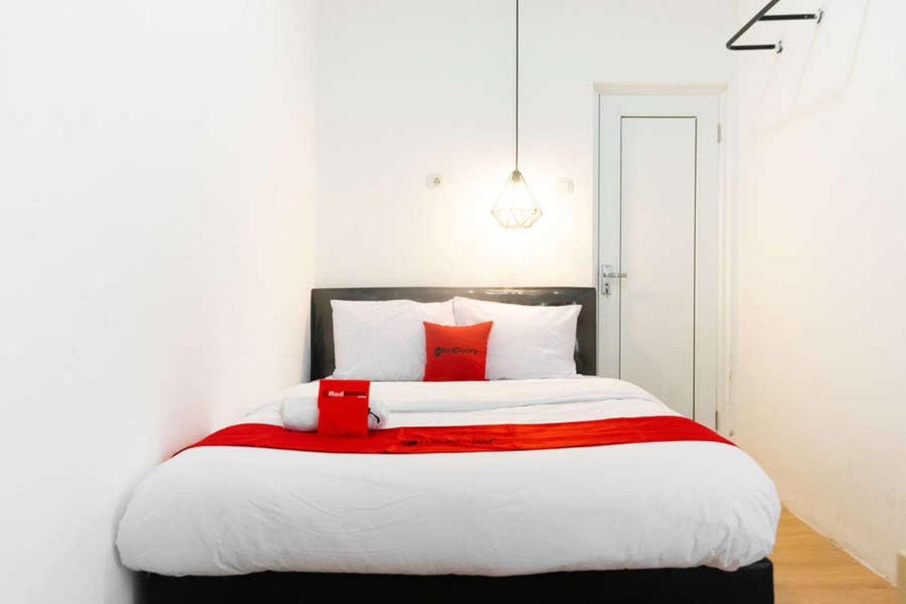 Reddoorz Near Sam Poo Kong 3 Semarang Otel Dış mekan fotoğraf