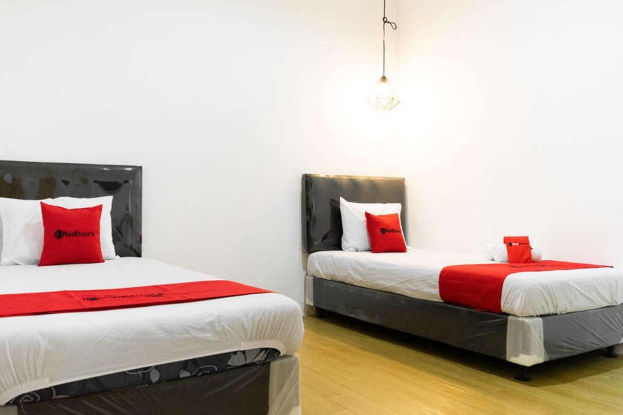 Reddoorz Near Sam Poo Kong 3 Semarang Otel Dış mekan fotoğraf