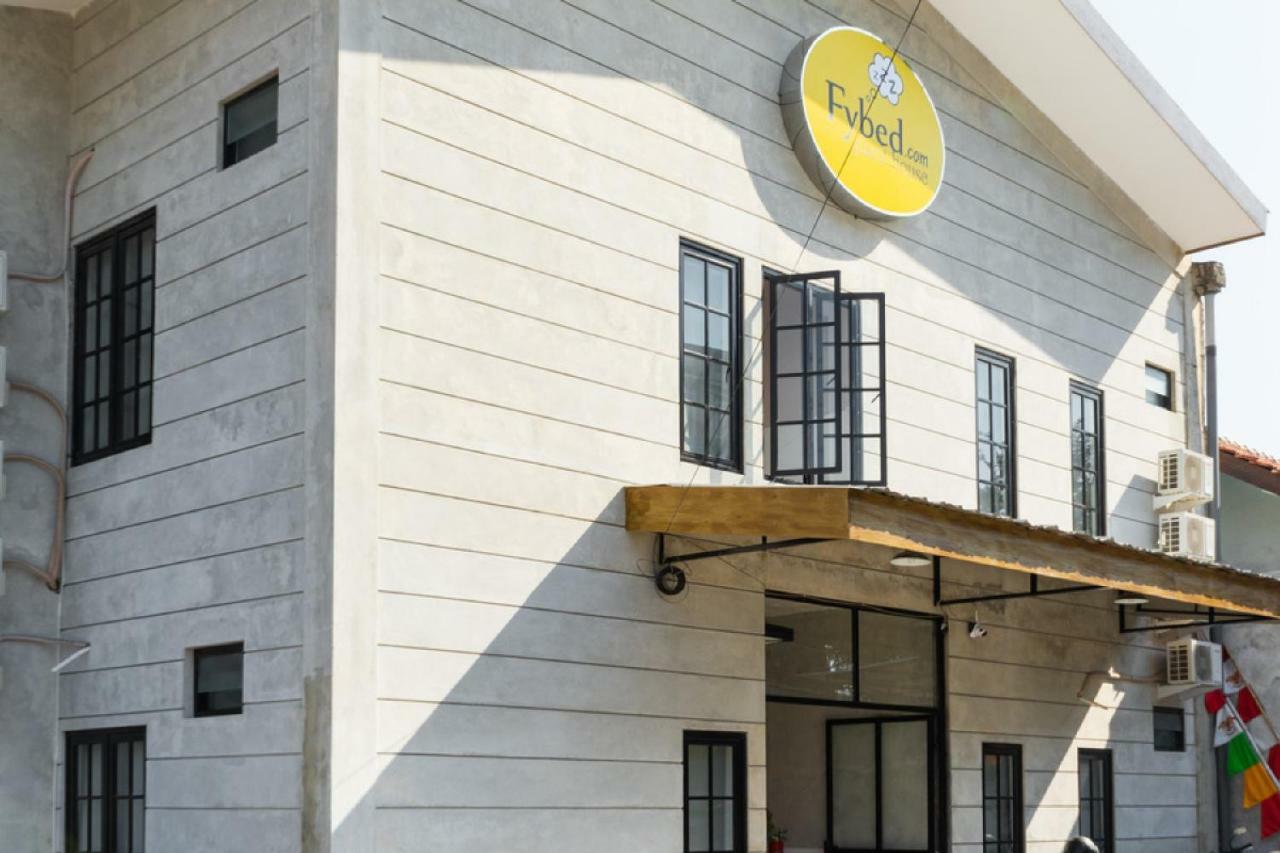 Reddoorz Near Sam Poo Kong 3 Semarang Otel Dış mekan fotoğraf