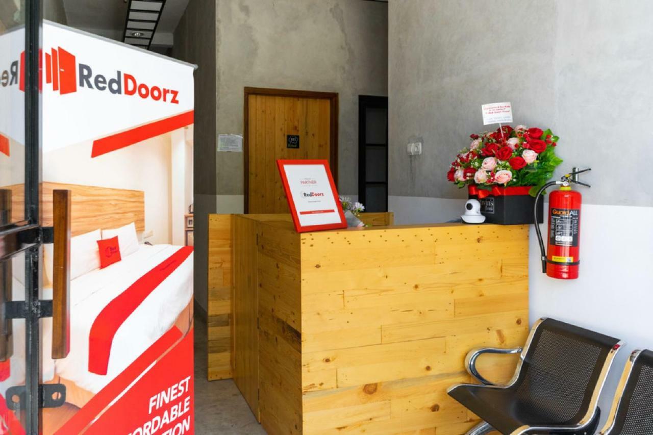 Reddoorz Near Sam Poo Kong 3 Semarang Otel Dış mekan fotoğraf